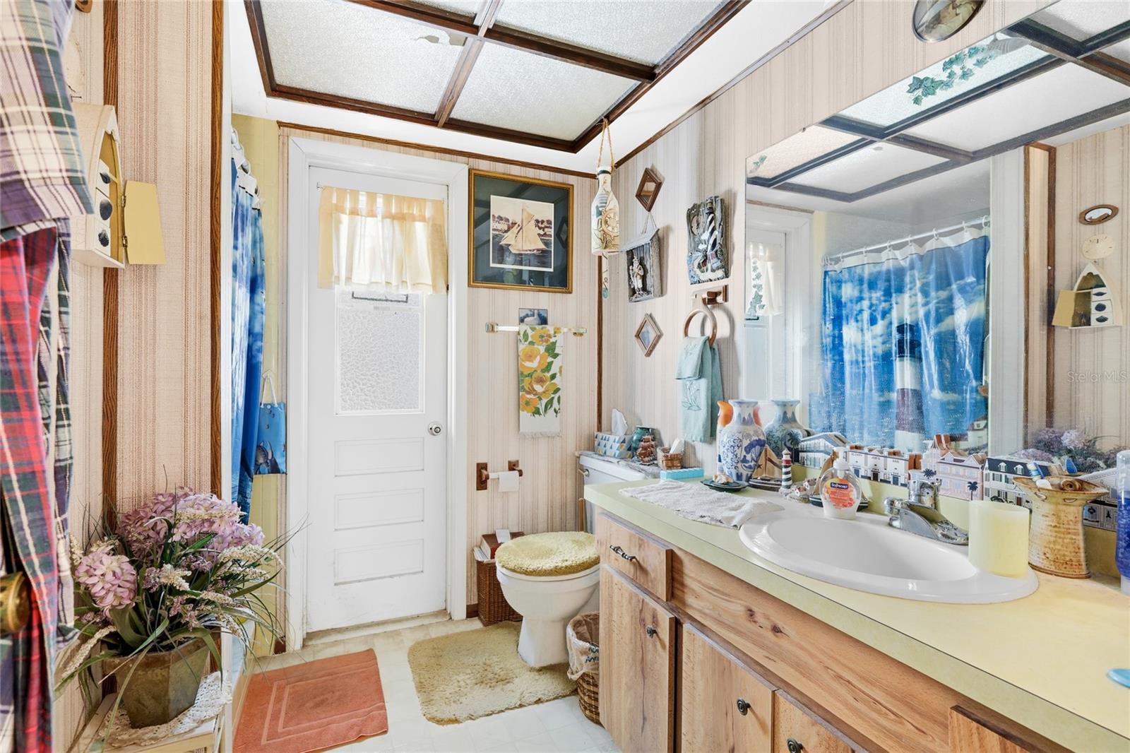 Image 5 of 13 For 5366 Foxwood Drive