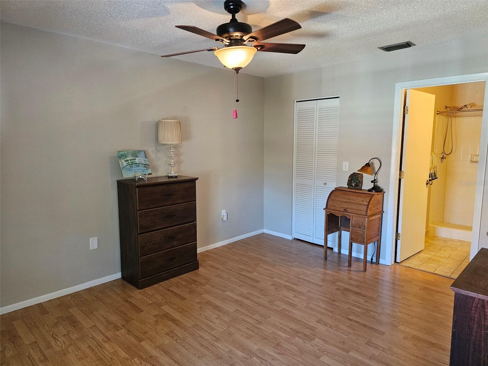 Listing photo id 10 for 3774 59th Avenue W 3774