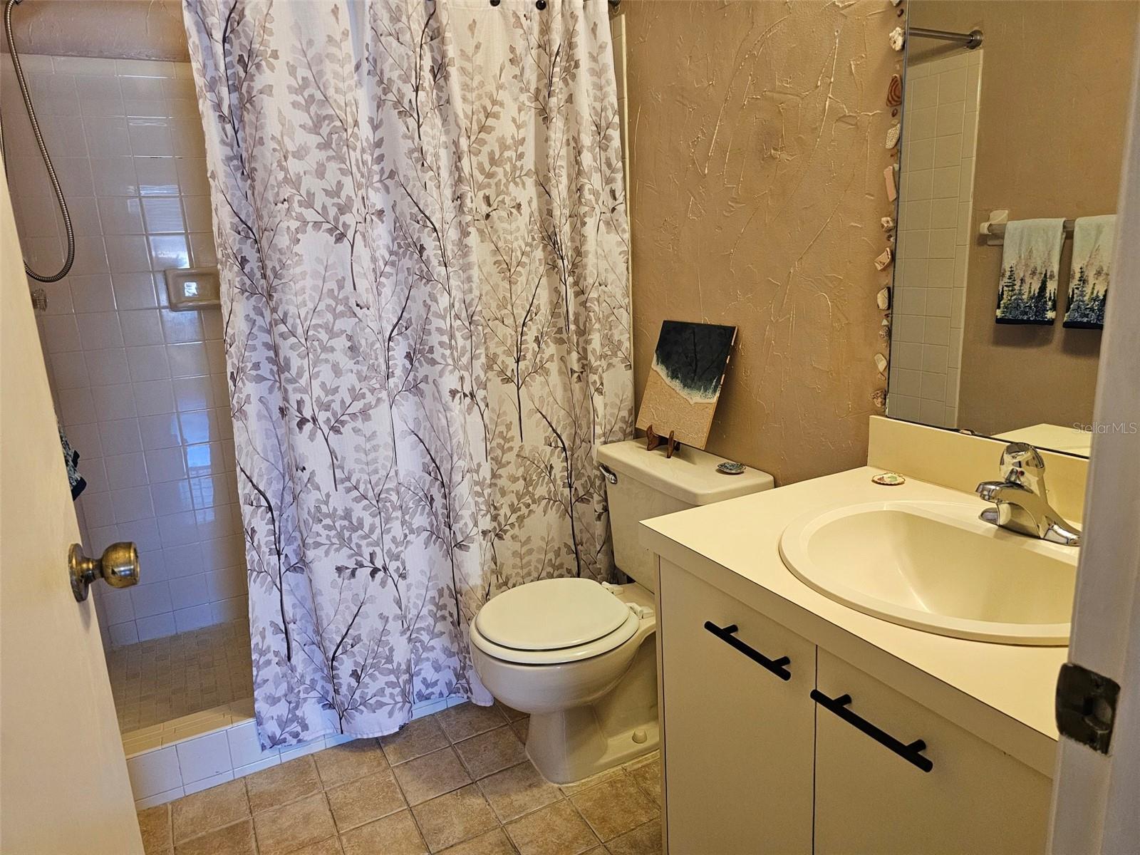 Listing photo id 14 for 3774 59th Avenue W 3774