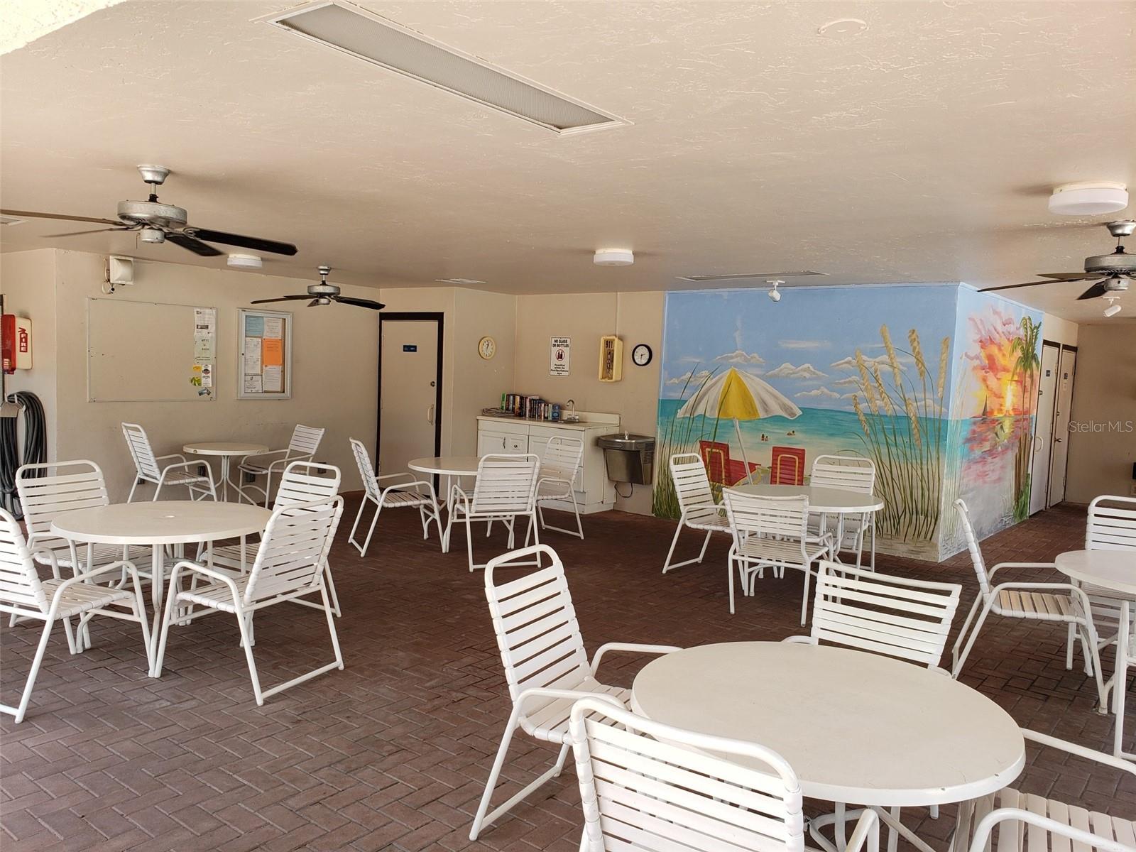 Listing photo id 27 for 3774 59th Avenue W 3774