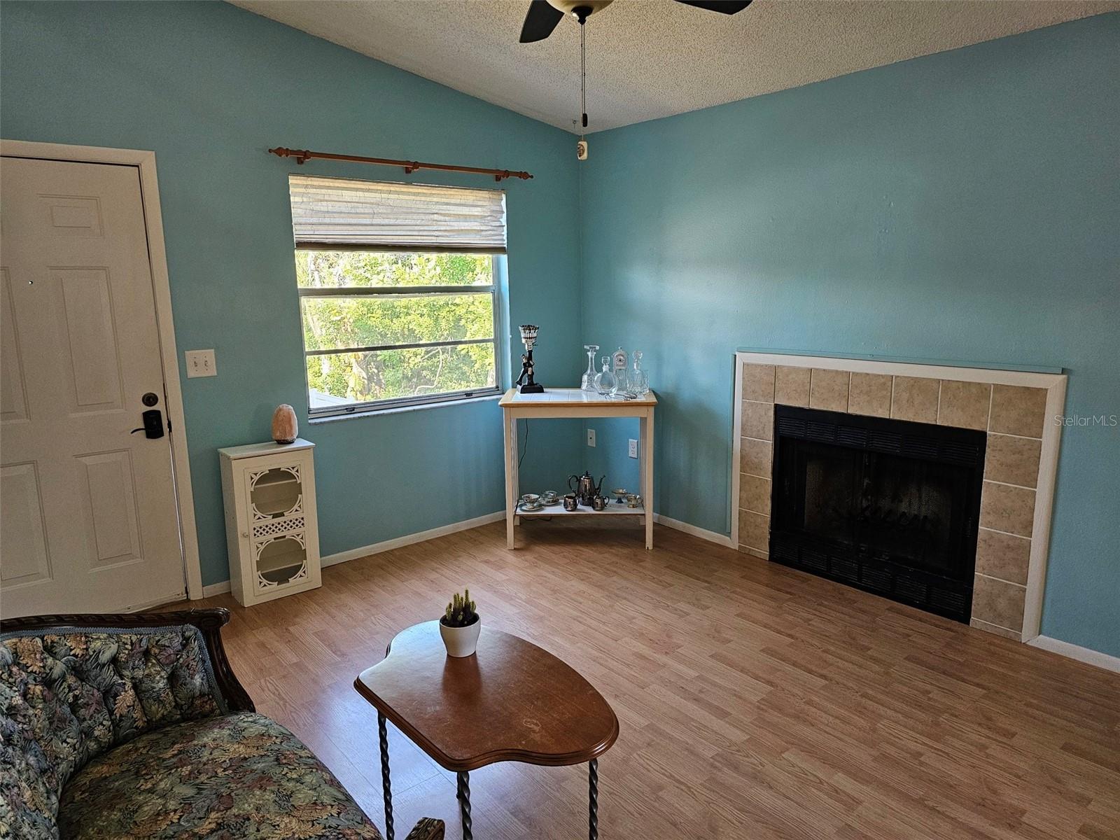 Listing photo id 1 for 3774 59th Avenue W 3774