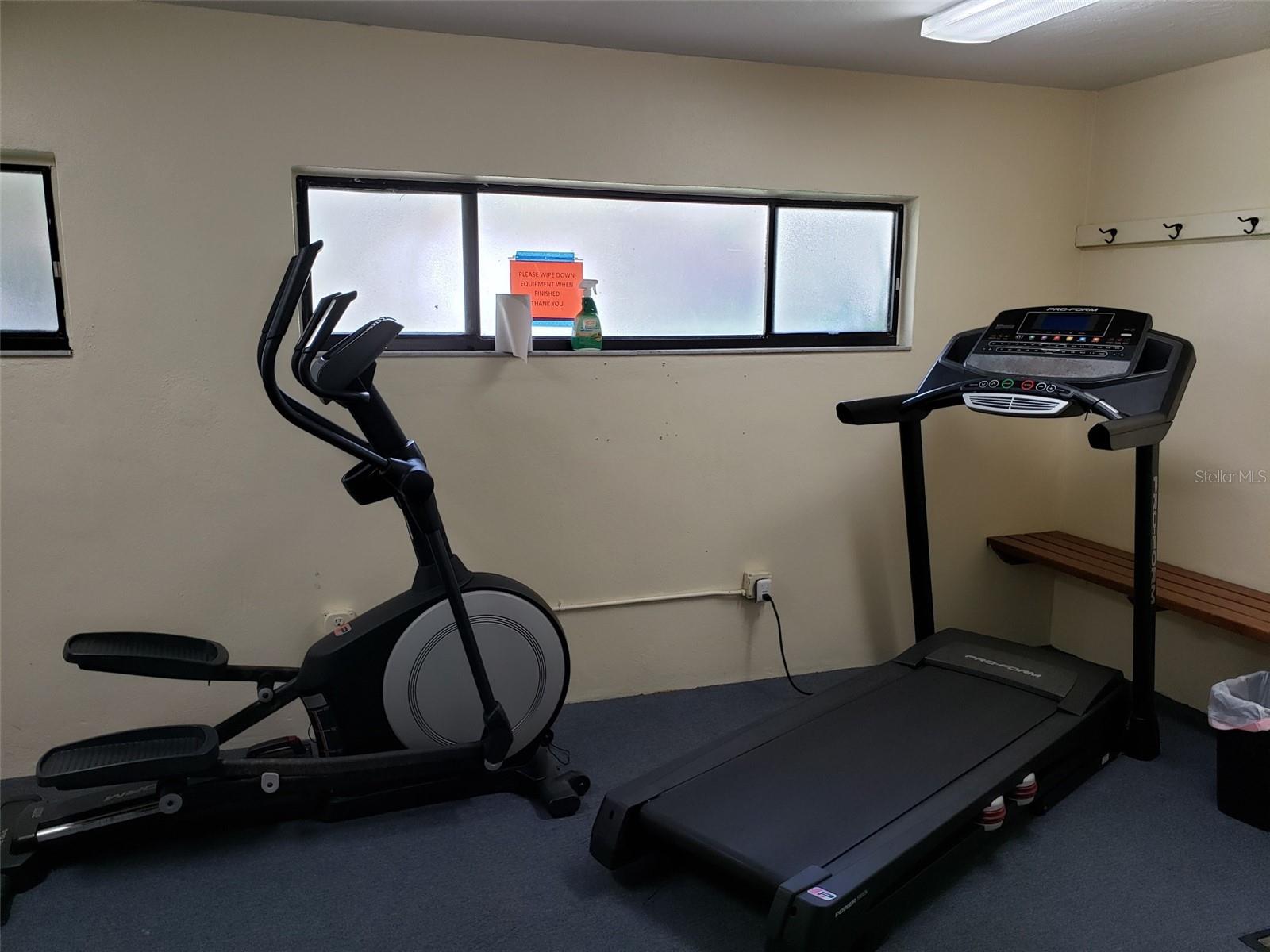 Listing photo id 29 for 3774 59th Avenue W 3774