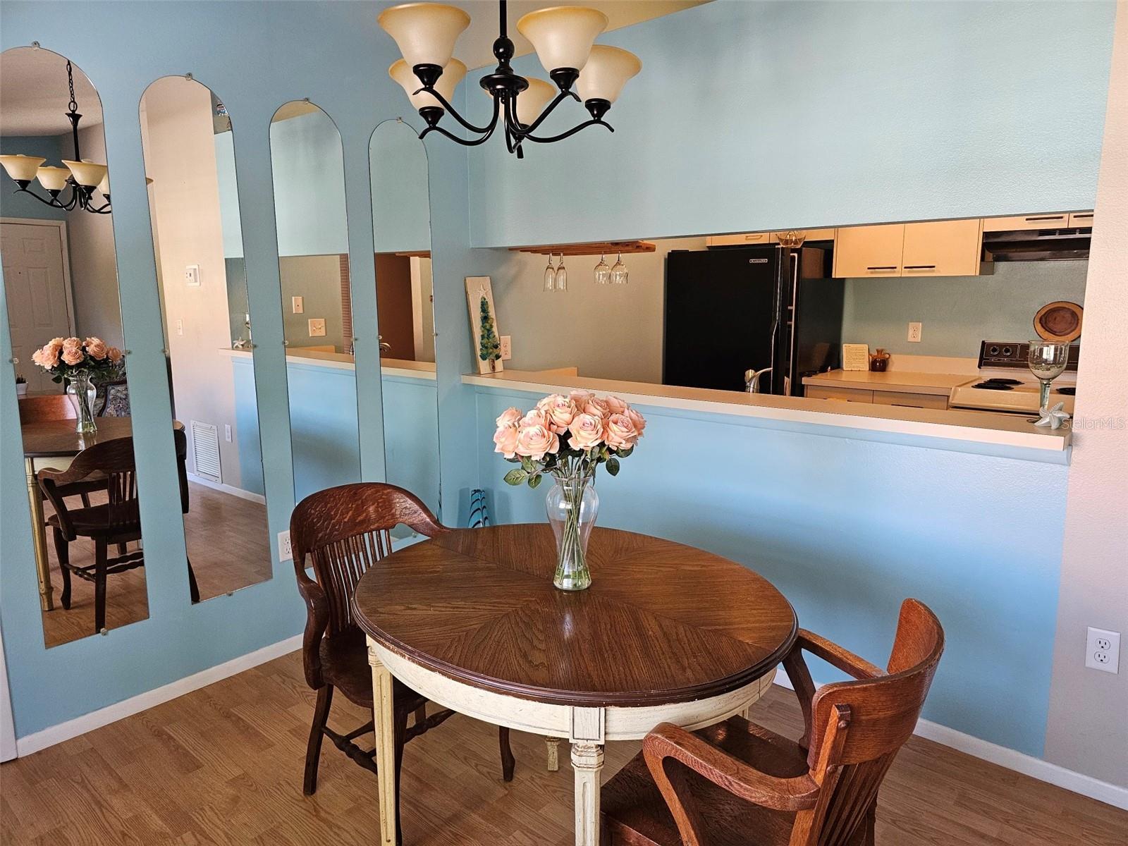 Listing photo id 6 for 3774 59th Avenue W 3774