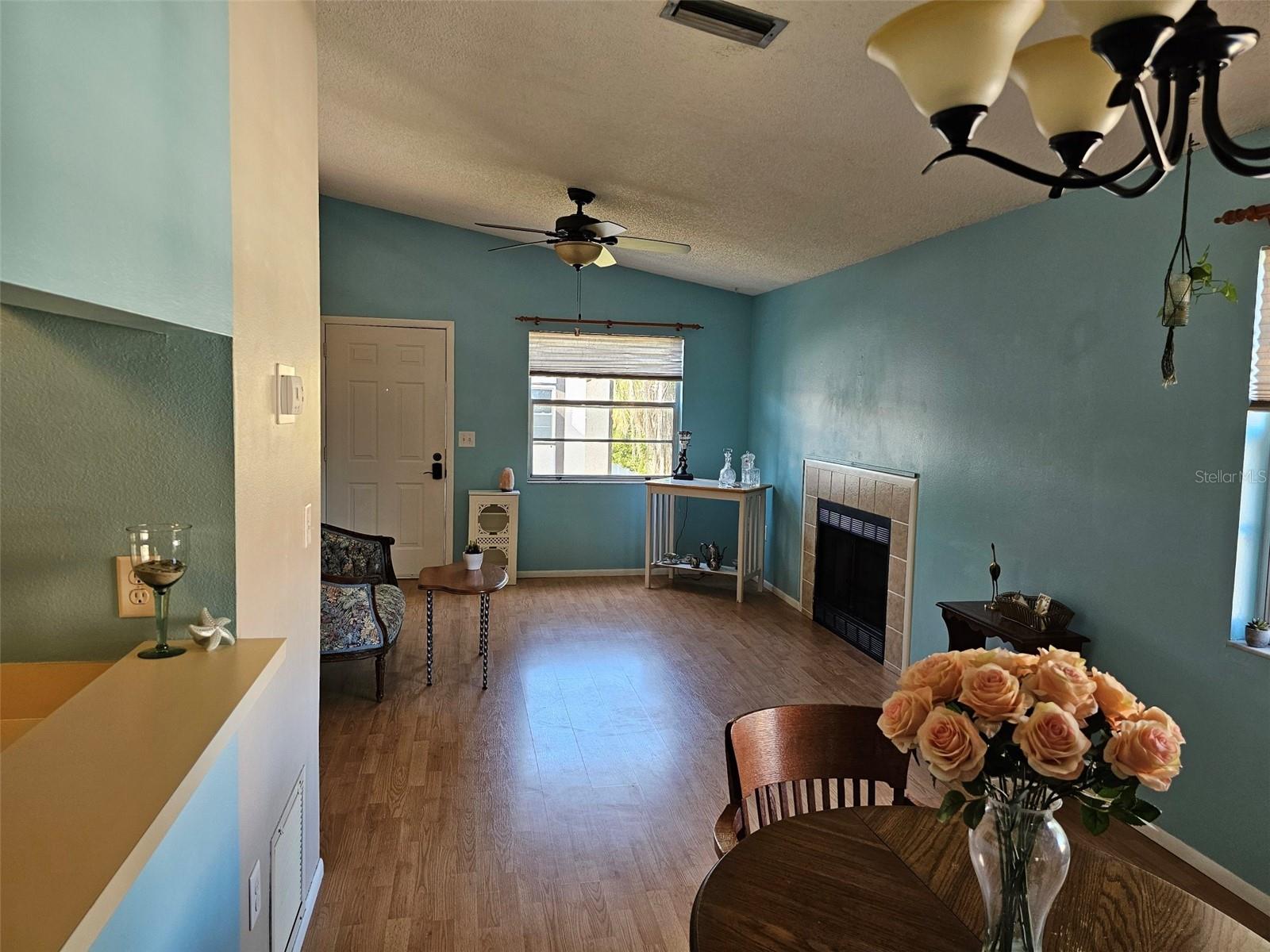 Listing photo id 7 for 3774 59th Avenue W 3774