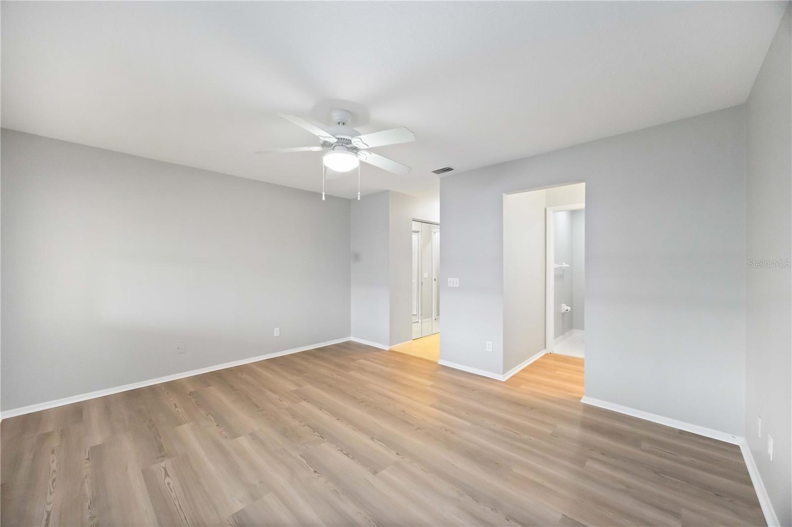 Image 22 of 53 For 6515 Heritage Lane 2615