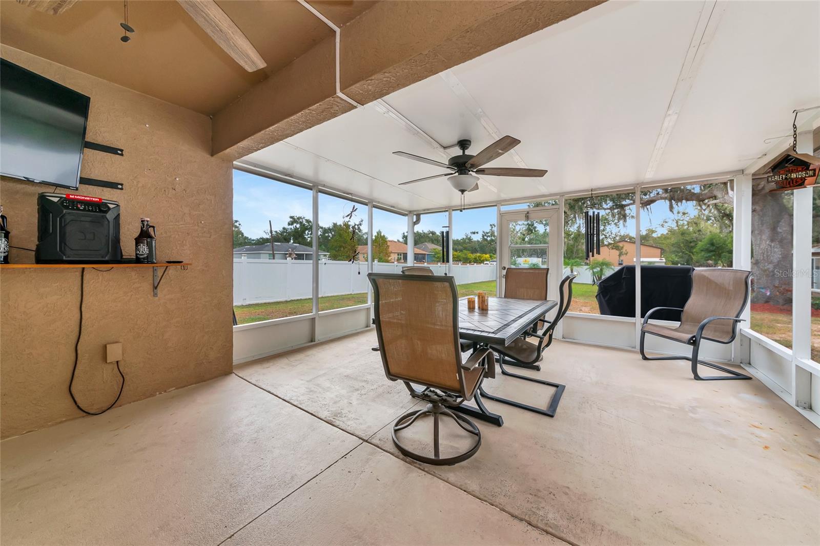 Image 27 of 49 For 8106 120th Avenue E