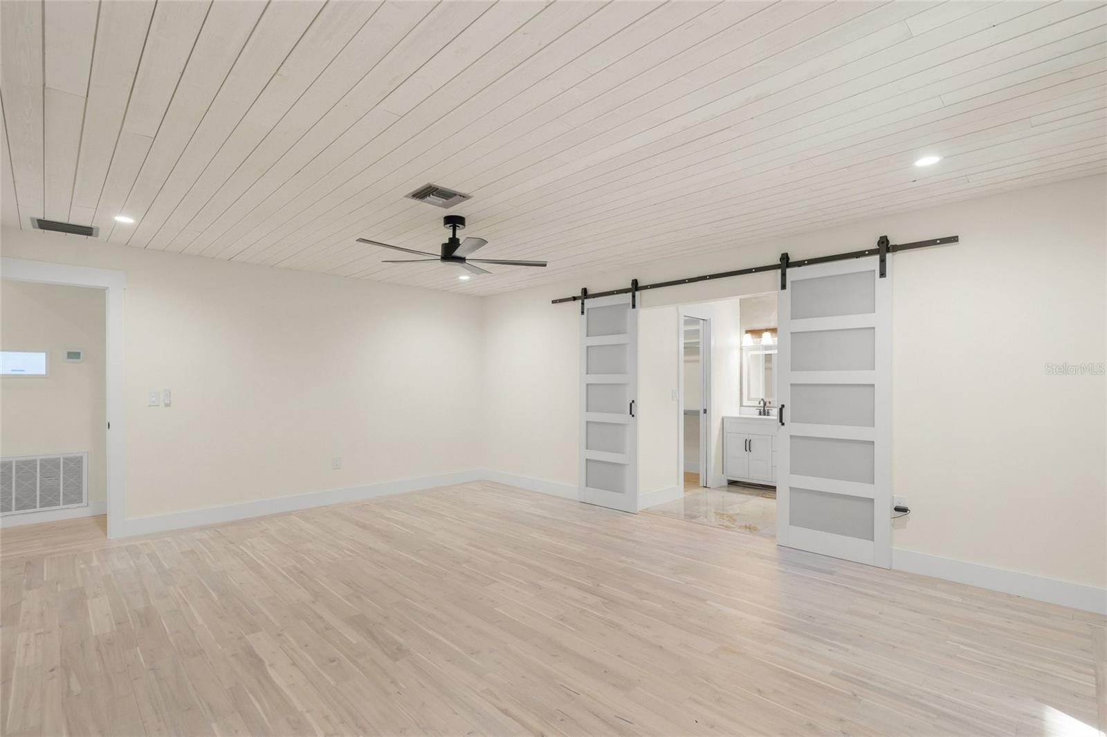 Image 11 of 35 For 4916 Hidden Oaks Trail