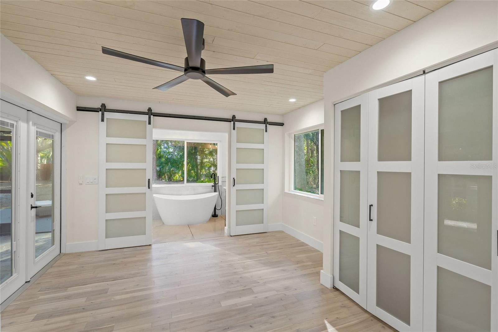 Image 15 of 35 For 4916 Hidden Oaks Trail