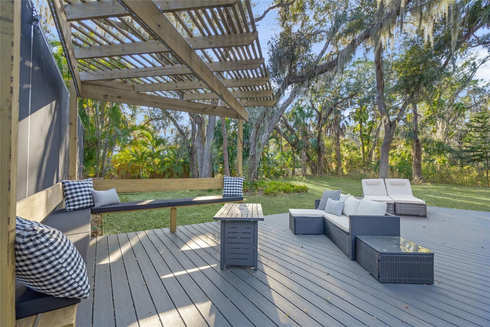 Image 24 of 35 For 4916 Hidden Oaks Trail