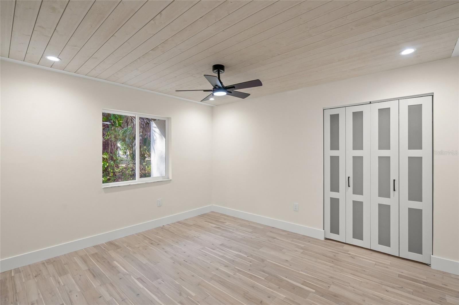 Image 26 of 35 For 4916 Hidden Oaks Trail