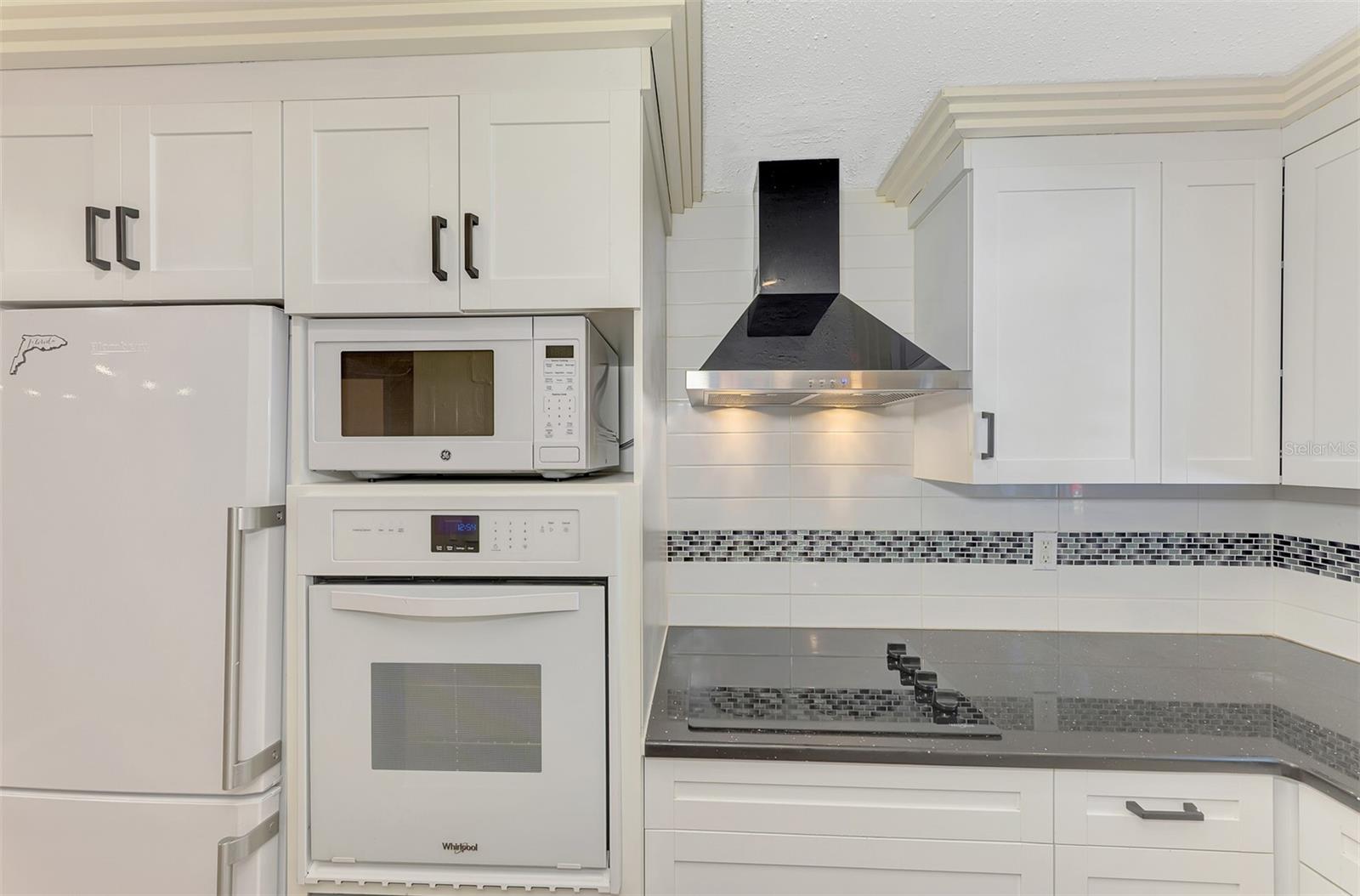 Image 20 of 60 For 707 Venice Avenue 707a