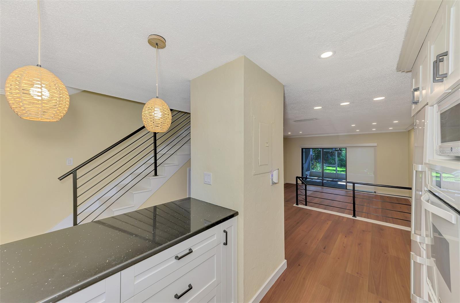 Image 21 of 60 For 707 Venice Avenue 707a