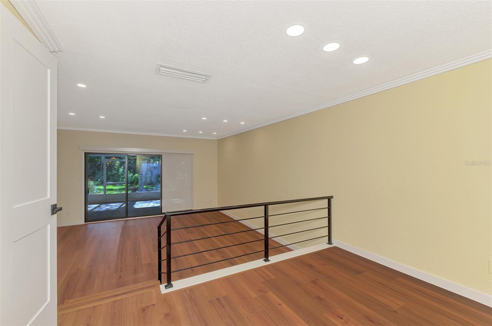 Image 24 of 60 For 707 Venice Avenue 707a