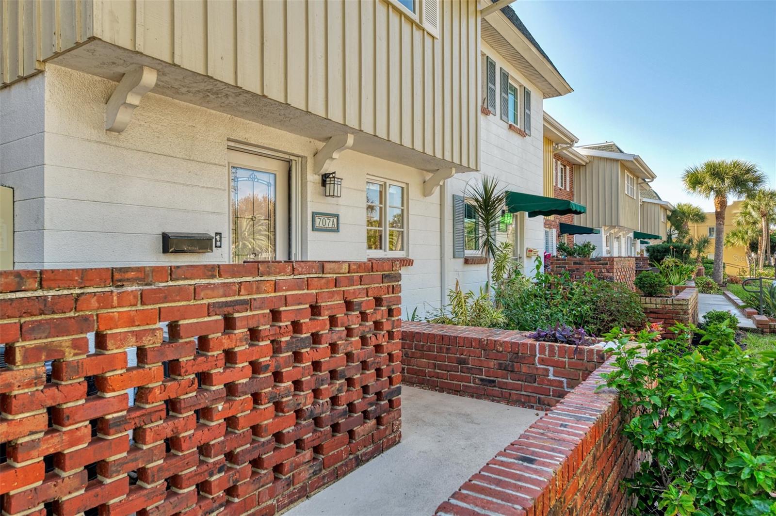 Image 3 of 60 For 707 Venice Avenue 707a