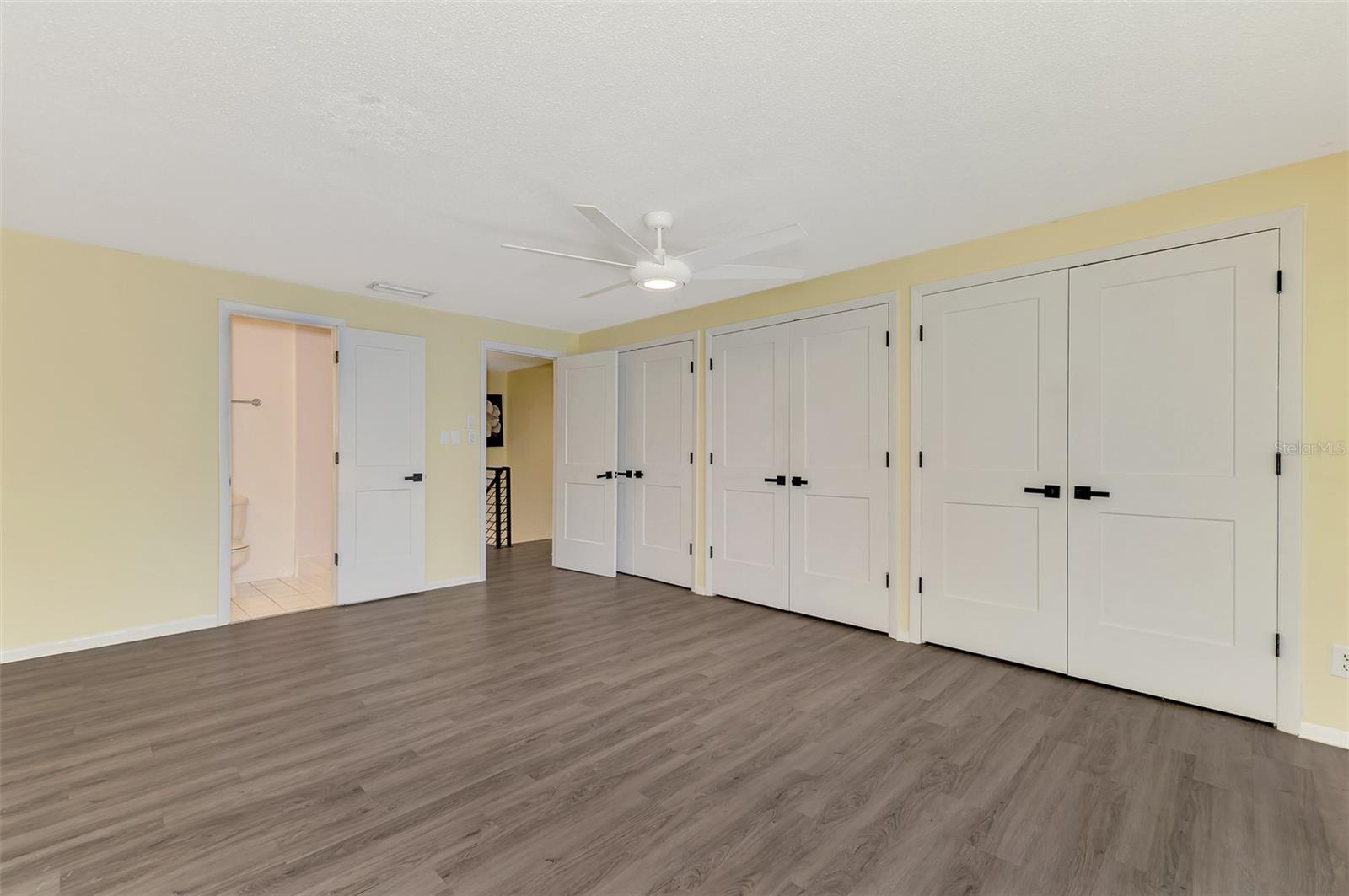 Image 33 of 60 For 707 Venice Avenue 707a