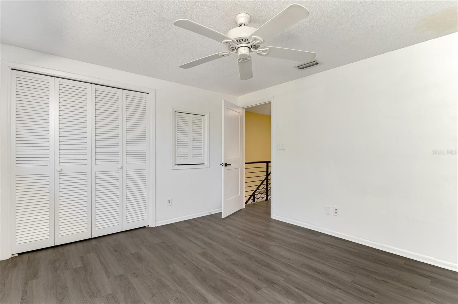 Image 38 of 60 For 707 Venice Avenue 707a