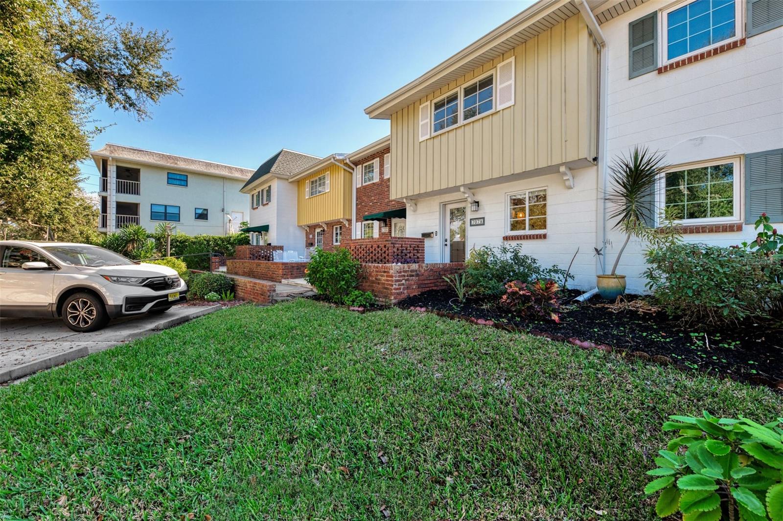 Image 4 of 60 For 707 Venice Avenue 707a