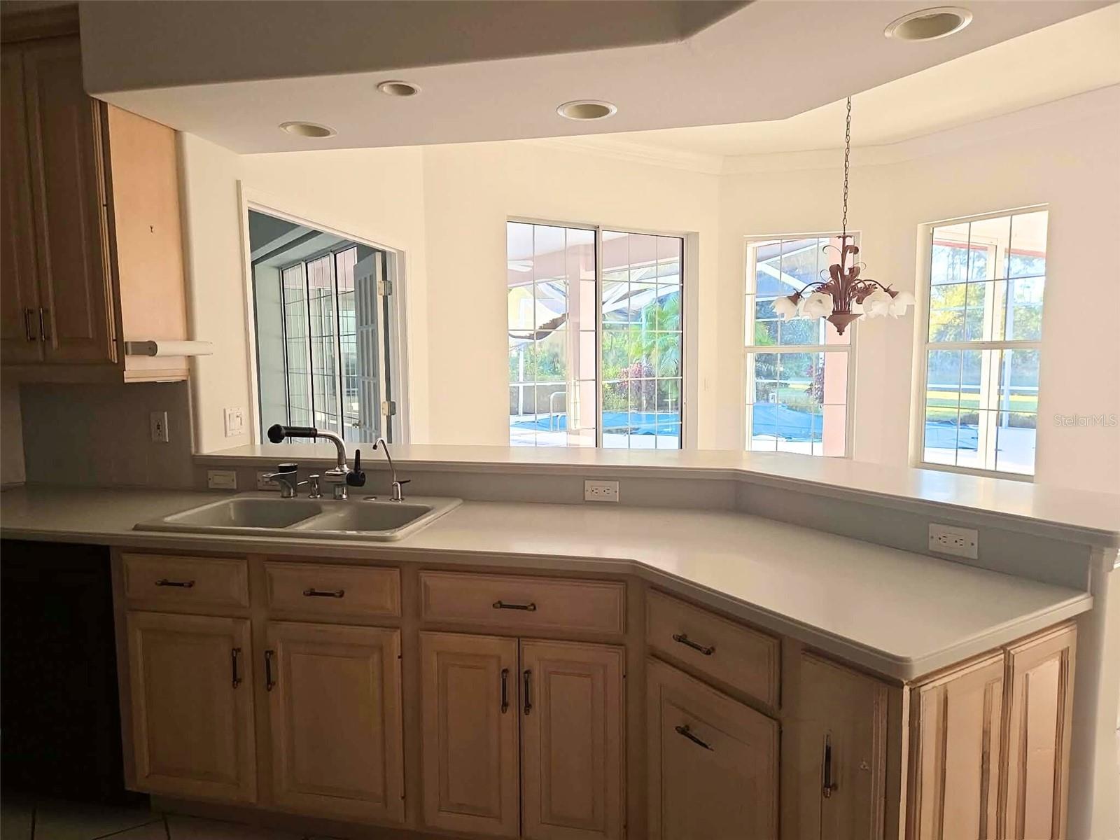 Image 8 of 38 For 7430 Weeping Willow Drive