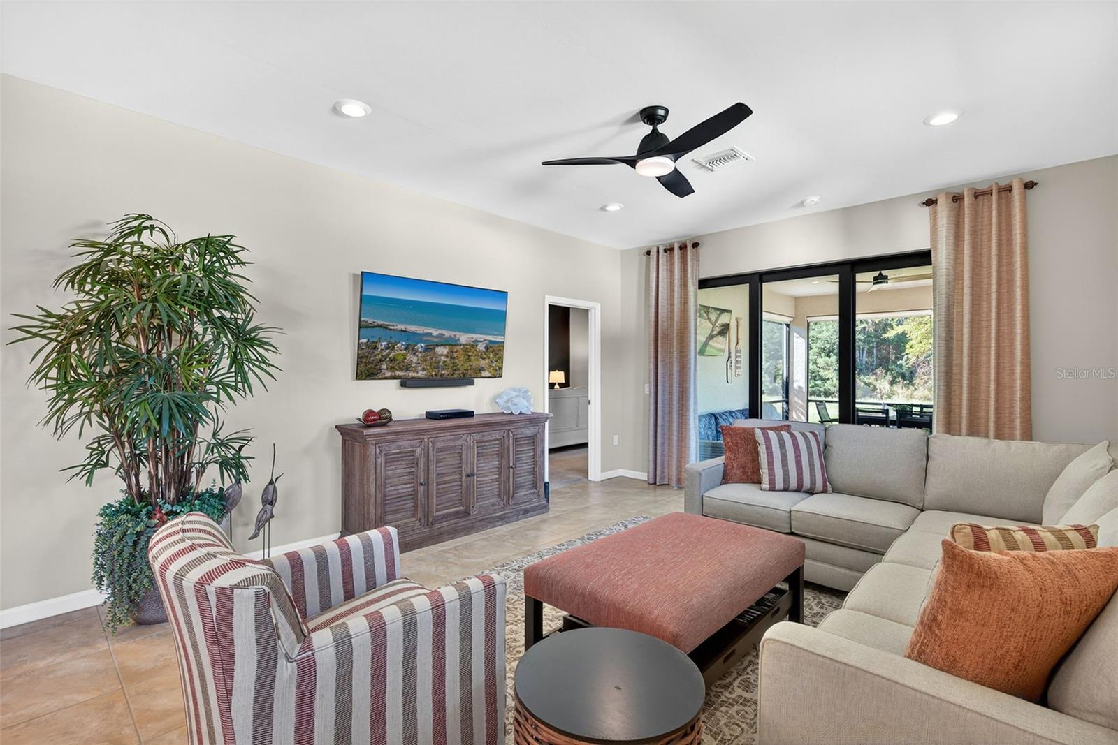 Image 4 of 36 For 5821 Mayflower Way