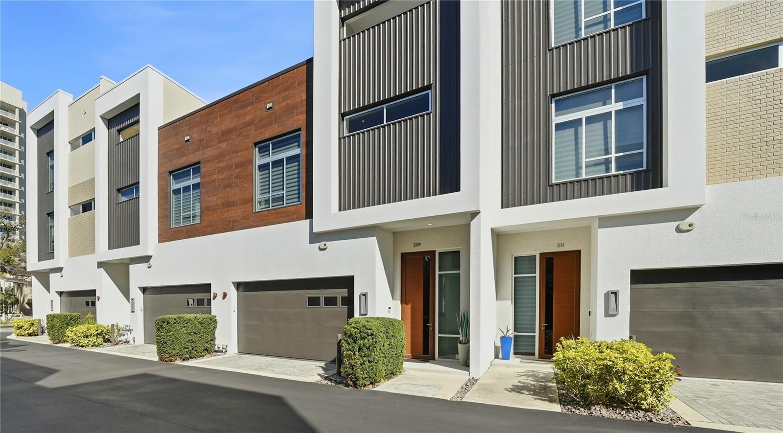 Details for 209 Cosmopolitan Court, SARASOTA, FL 34236