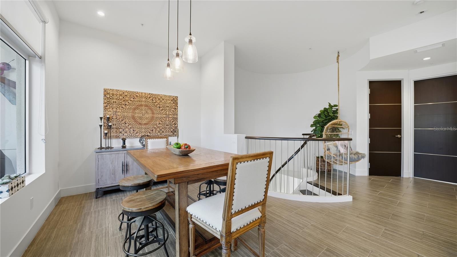 Image 14 of 53 For 209 Cosmopolitan Court