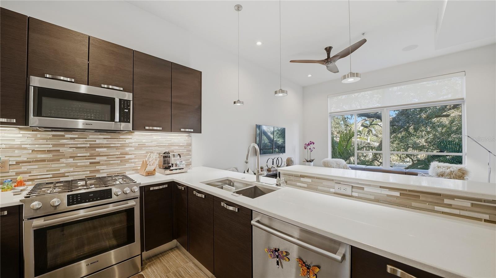 Image 23 of 53 For 209 Cosmopolitan Court