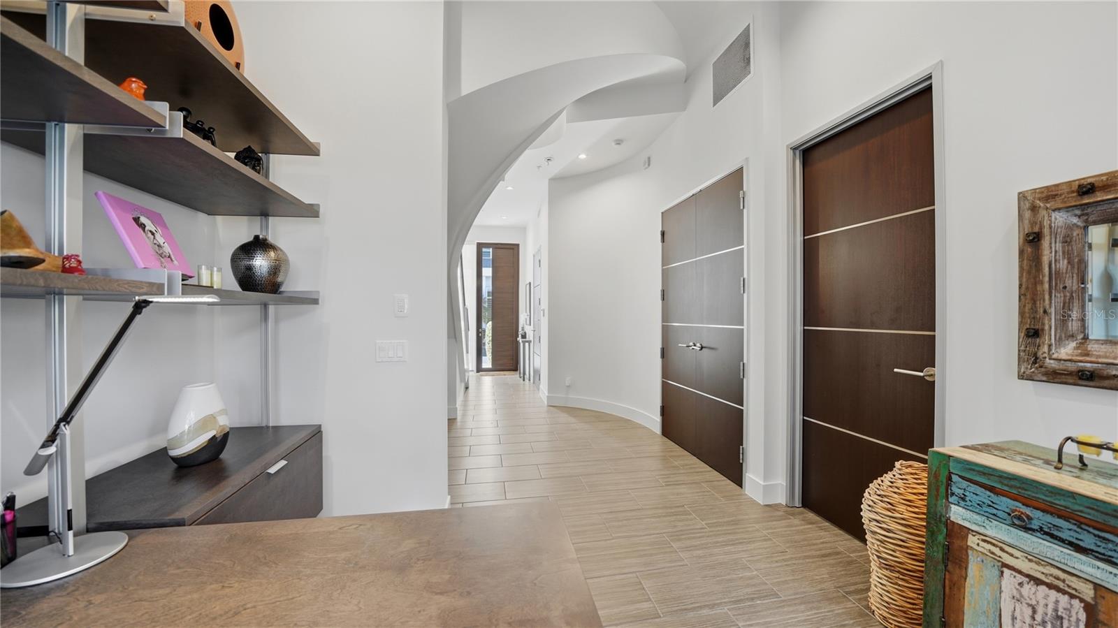 Image 35 of 53 For 209 Cosmopolitan Court