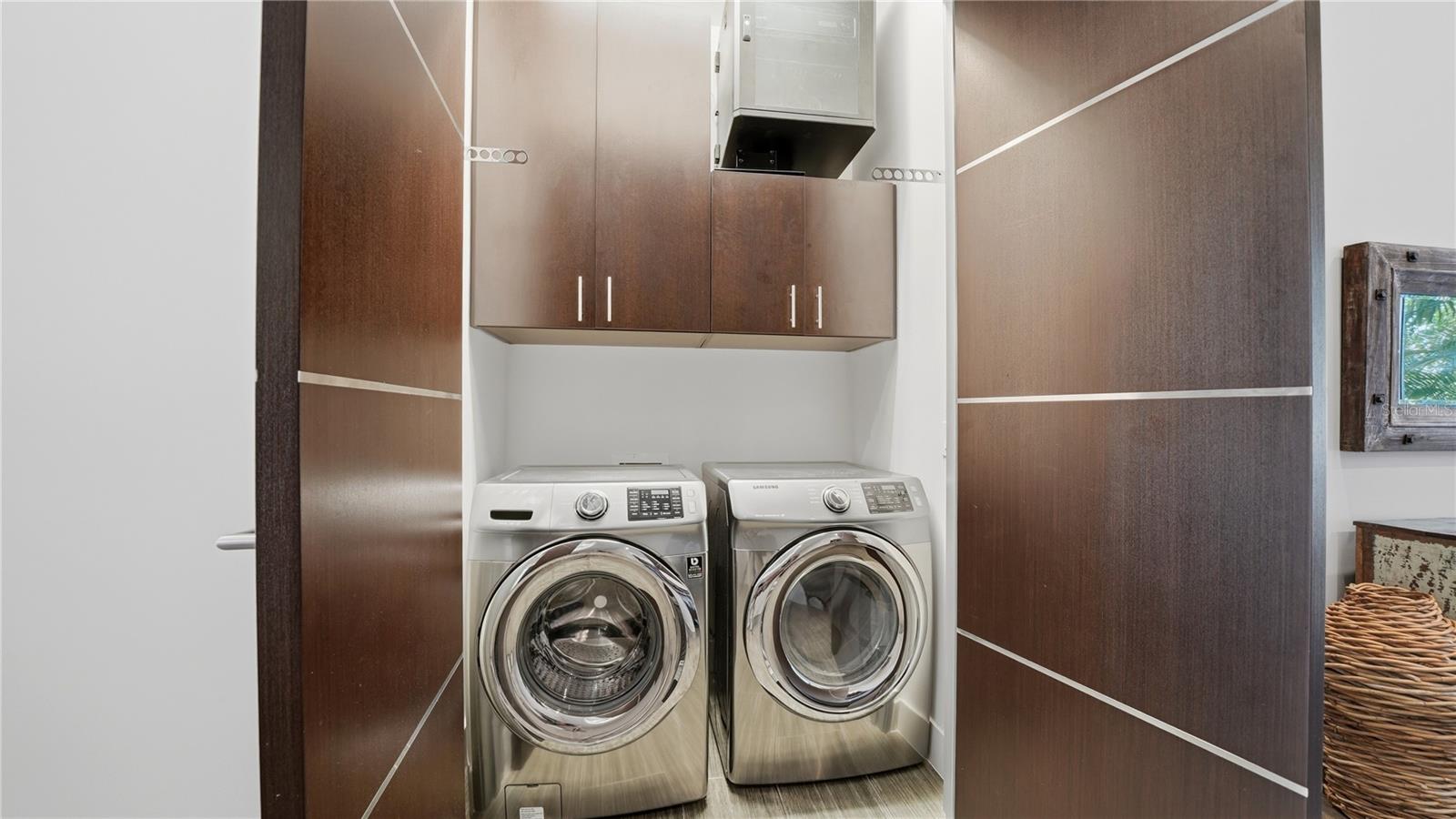 Image 37 of 53 For 209 Cosmopolitan Court