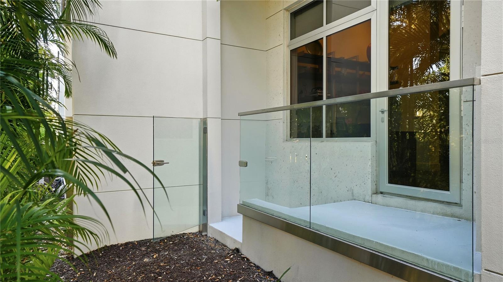 Image 43 of 53 For 209 Cosmopolitan Court