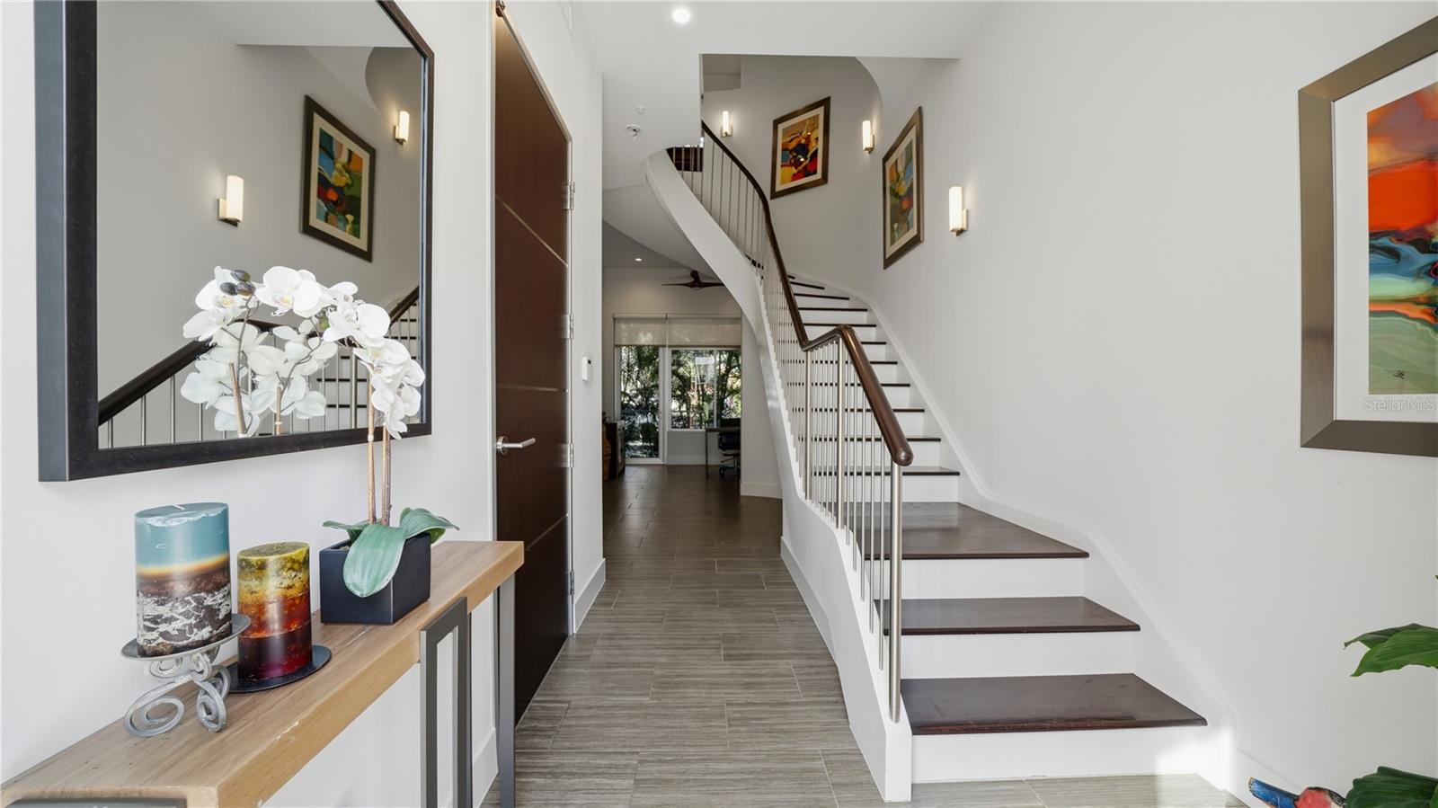 Image 5 of 53 For 209 Cosmopolitan Court