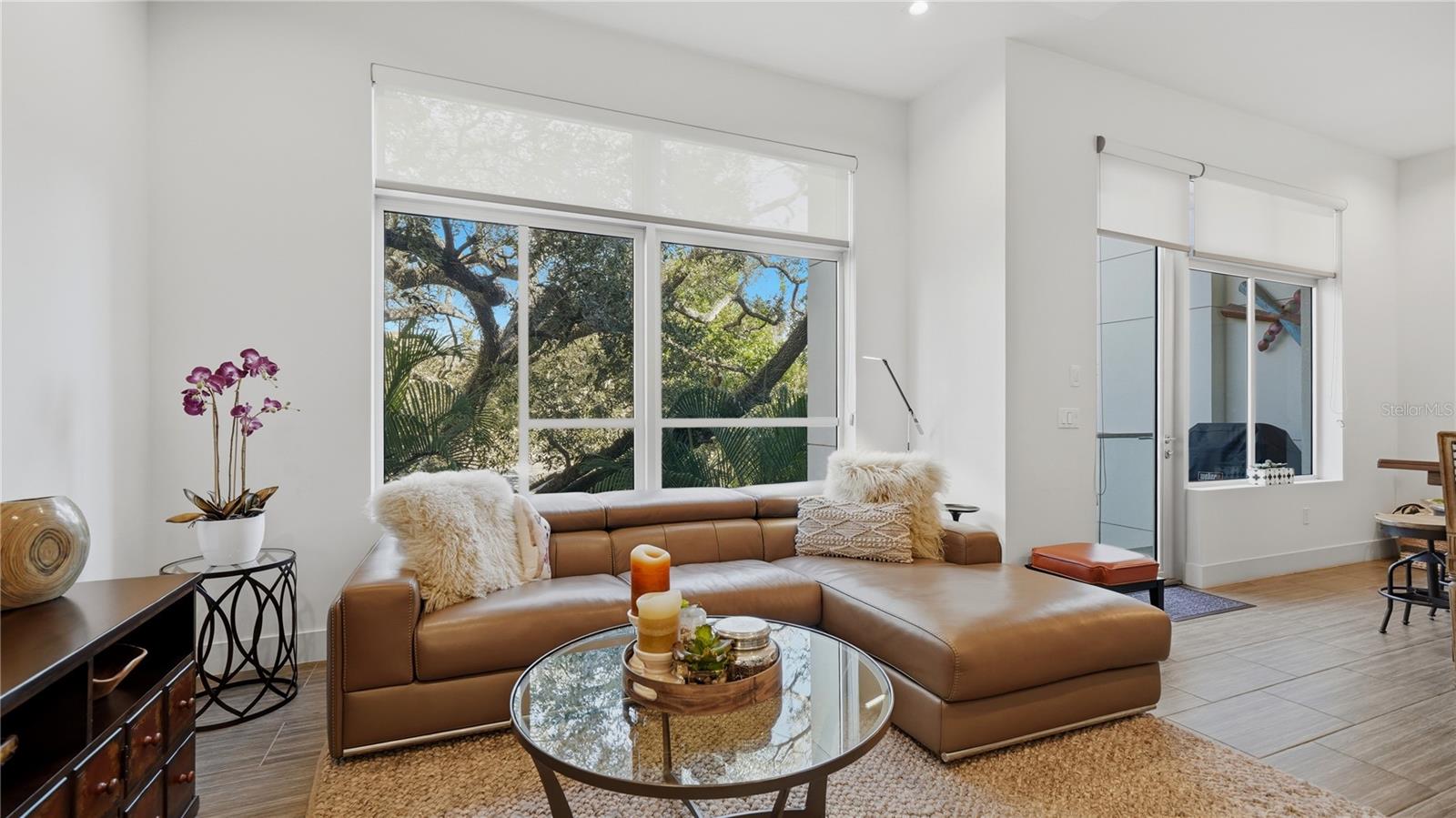 Image 9 of 53 For 209 Cosmopolitan Court