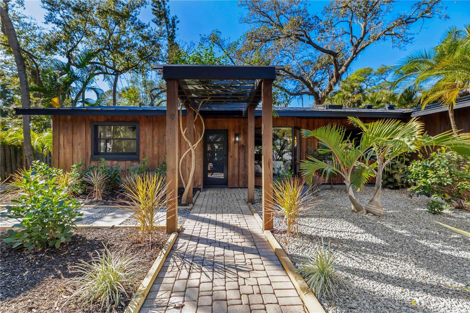 Details for 4534 Banan Place, SIESTA KEY, FL 34242