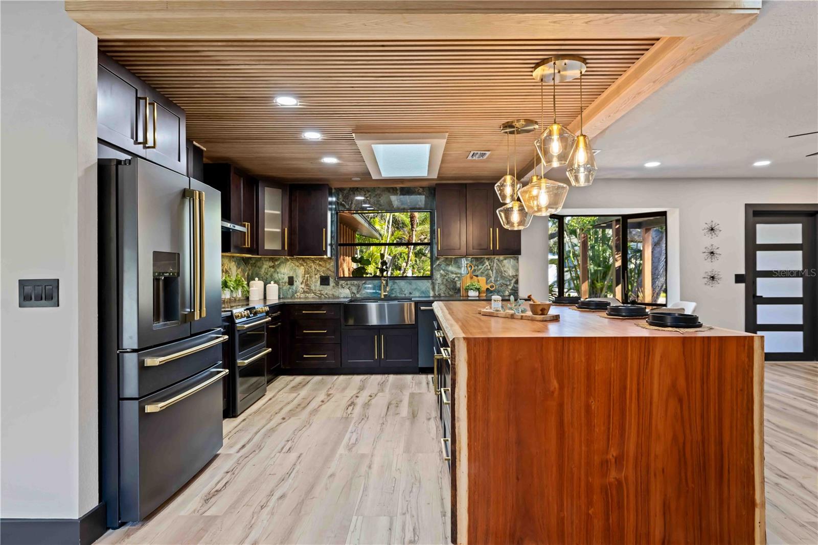 Image 14 of 77 For 4534 Banan Place