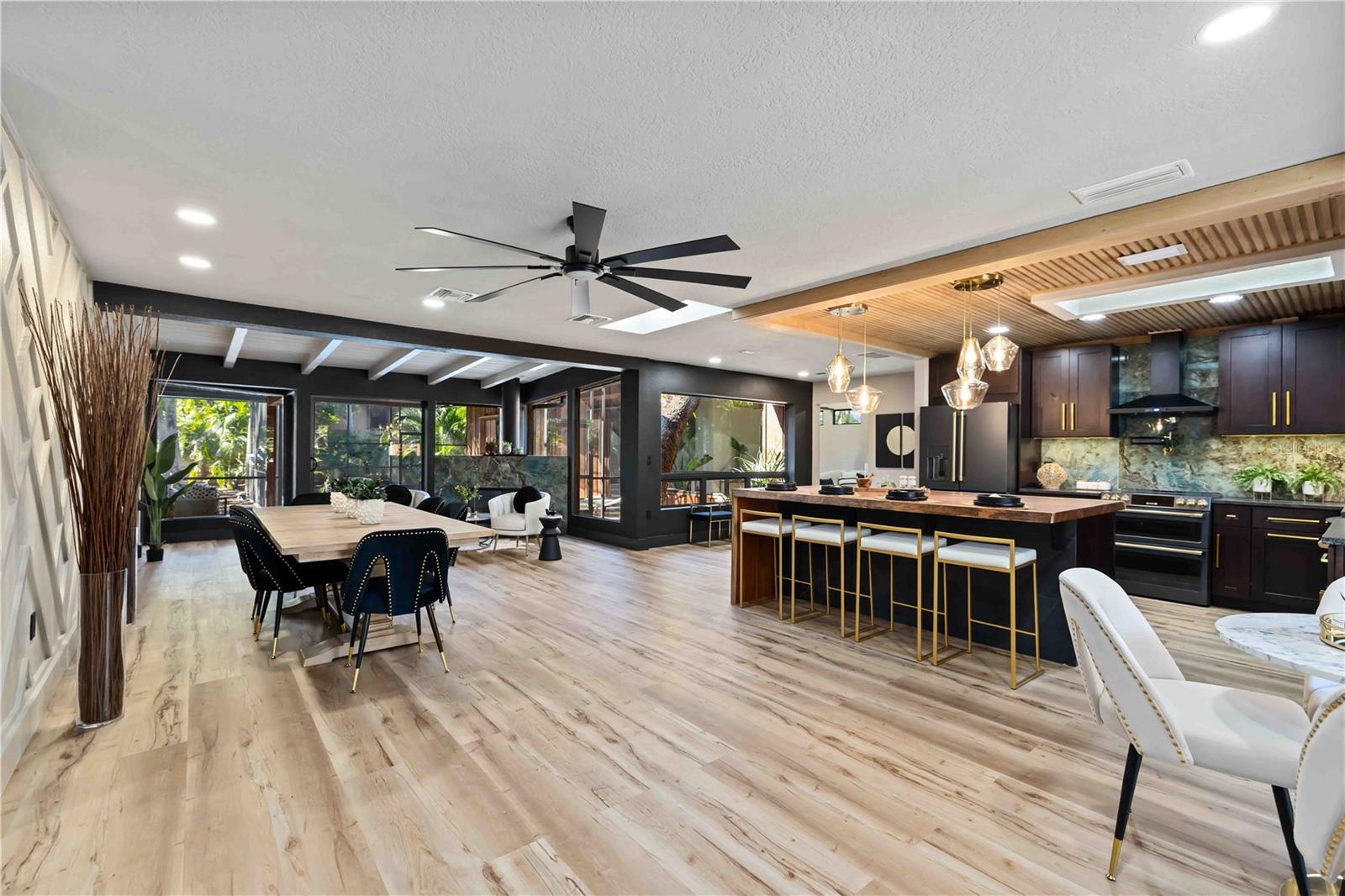 Image 15 of 77 For 4534 Banan Place