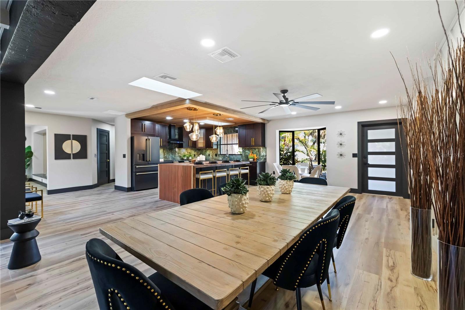 Image 18 of 77 For 4534 Banan Place