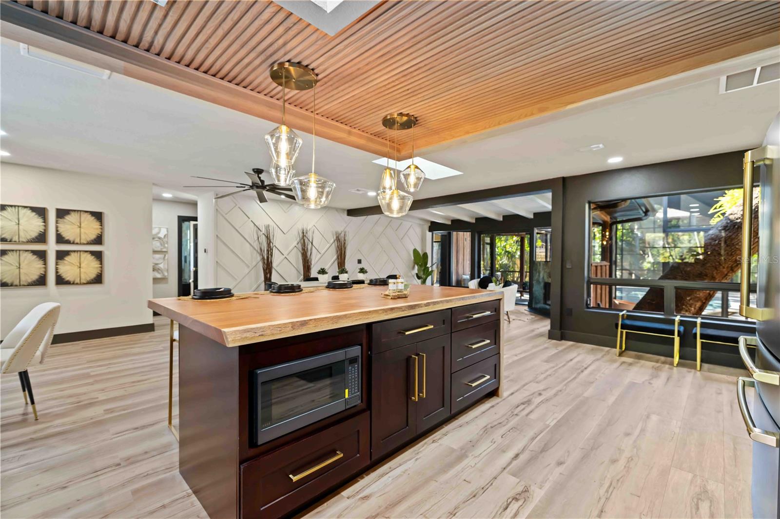 Image 19 of 77 For 4534 Banan Place