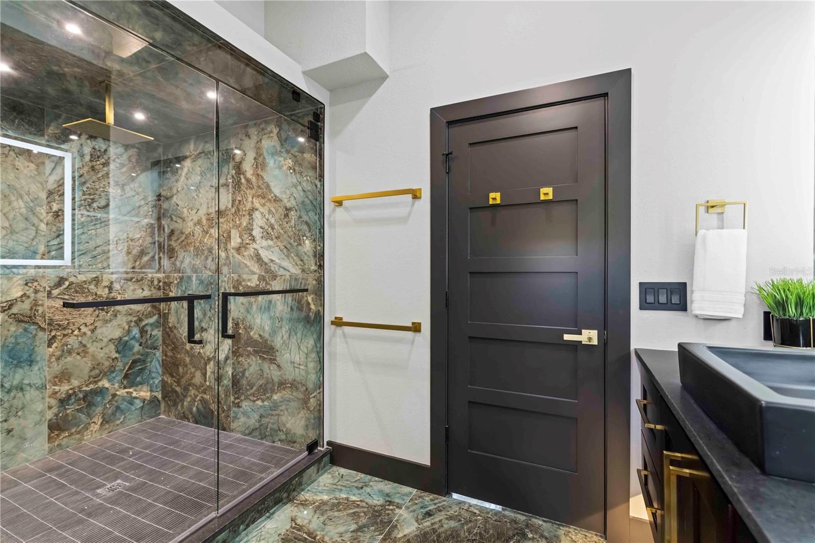 Image 36 of 77 For 4534 Banan Place