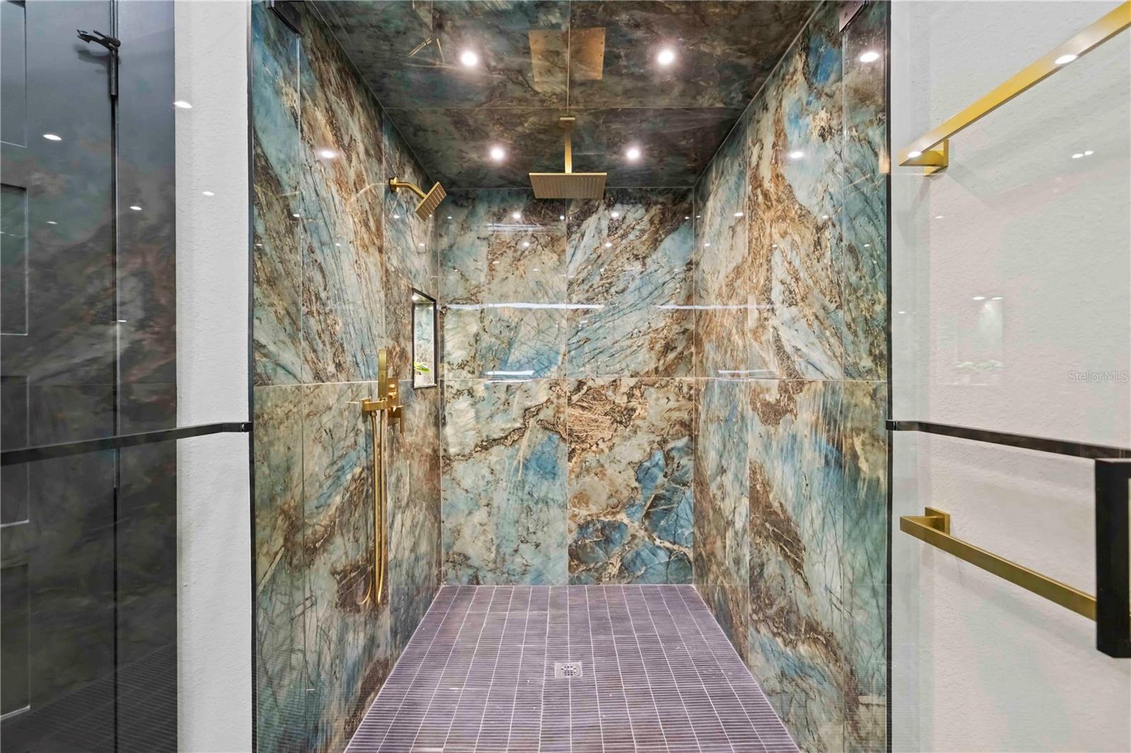 Image 37 of 77 For 4534 Banan Place