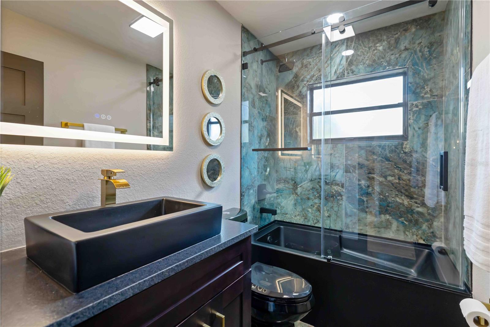 Image 41 of 77 For 4534 Banan Place