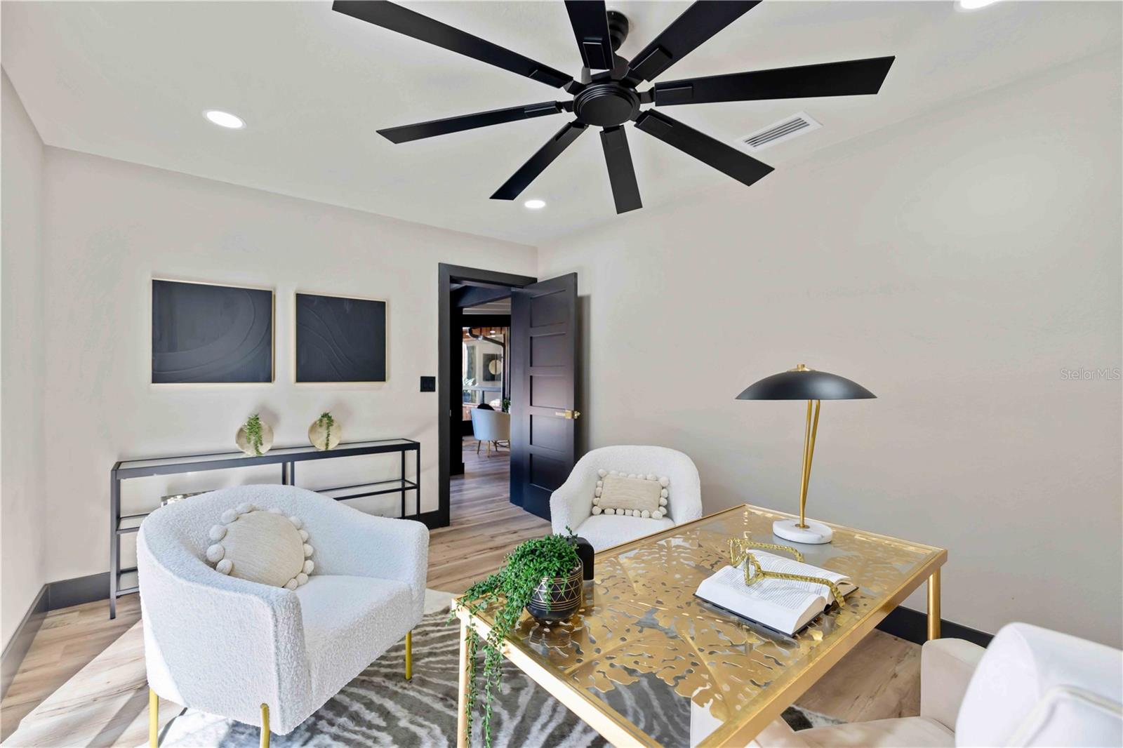 Image 44 of 77 For 4534 Banan Place