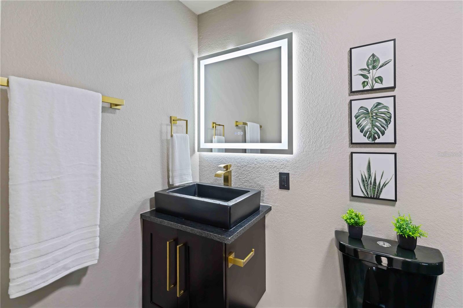 Image 47 of 77 For 4534 Banan Place