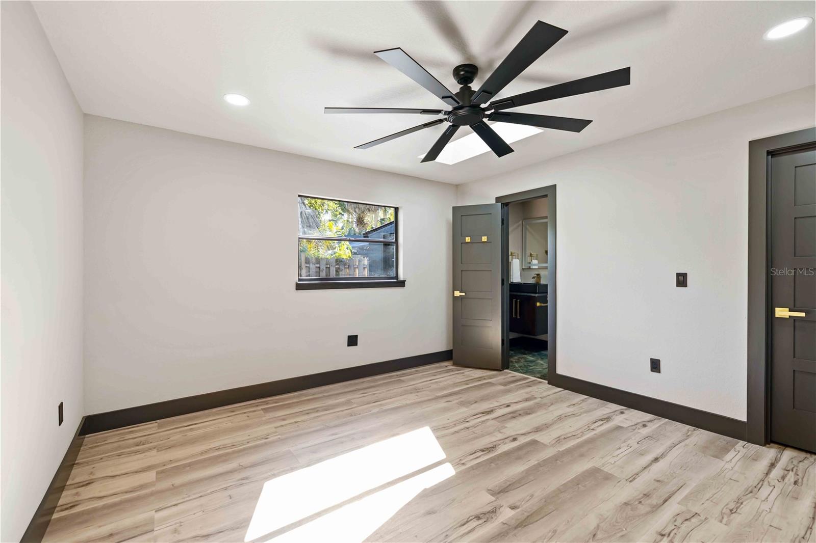 Image 49 of 77 For 4534 Banan Place