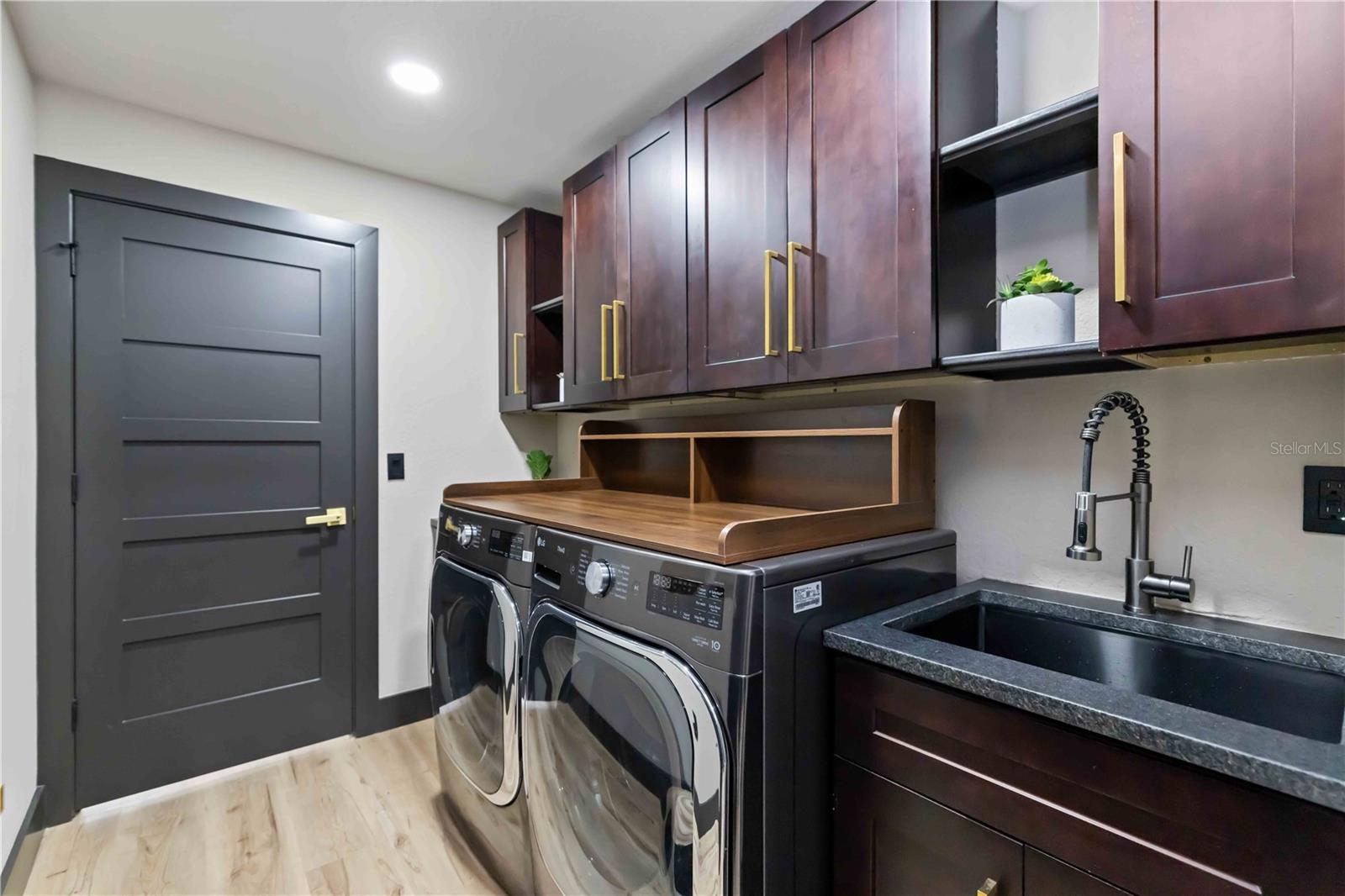 Image 51 of 77 For 4534 Banan Place