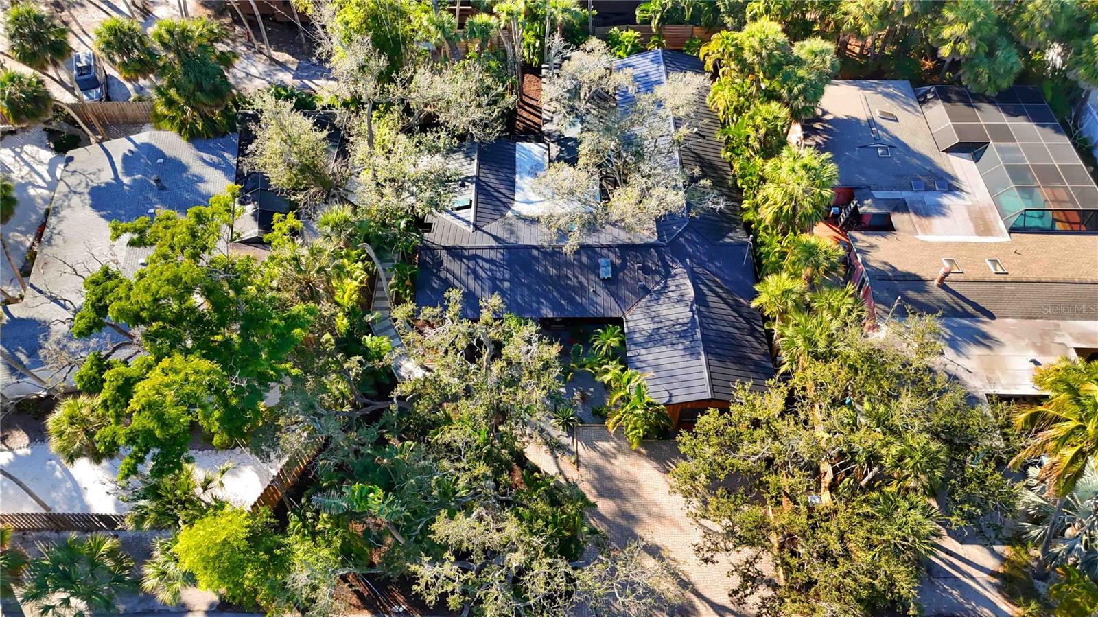 Image 61 of 77 For 4534 Banan Place