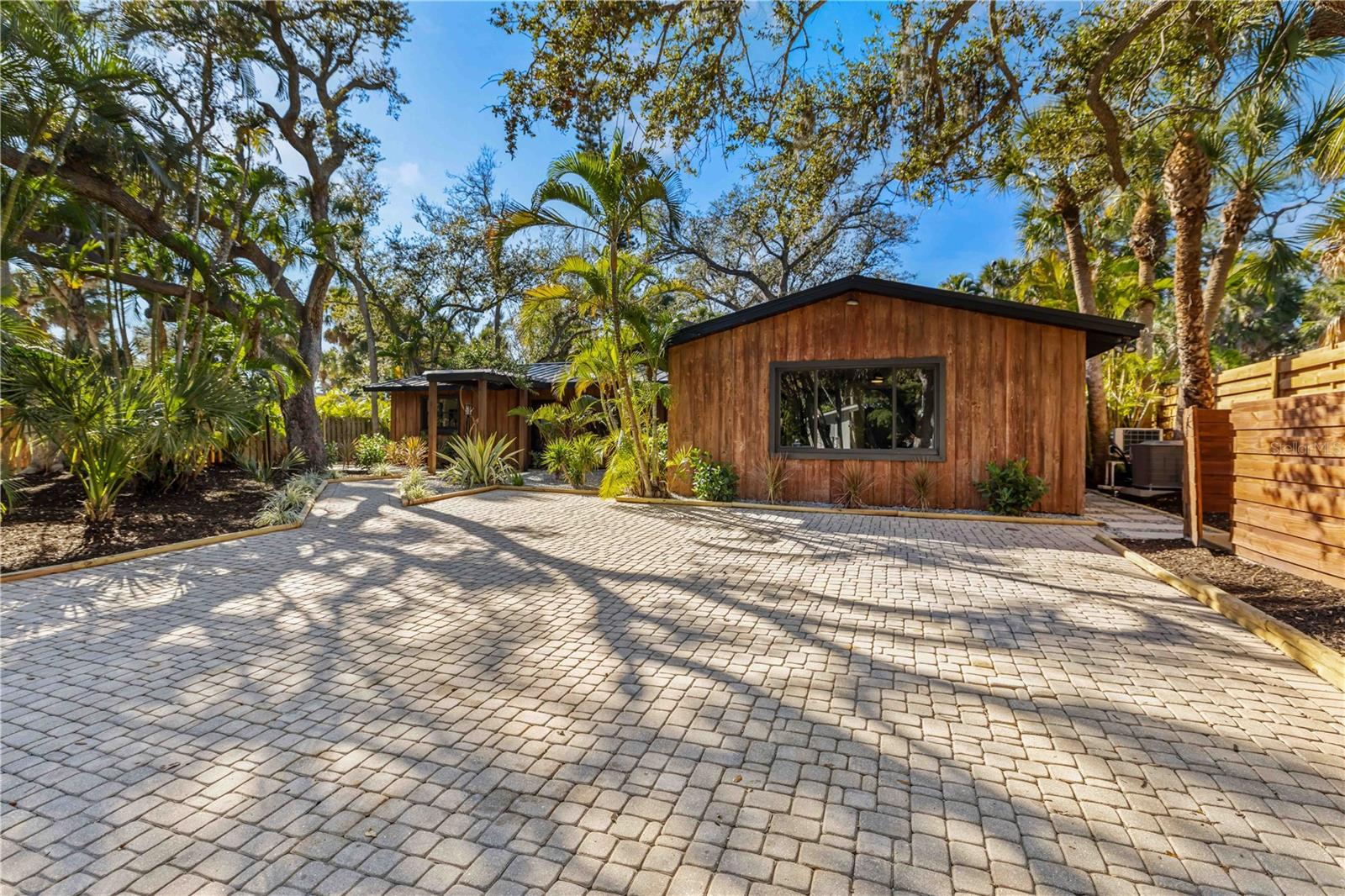 Image 76 of 77 For 4534 Banan Place