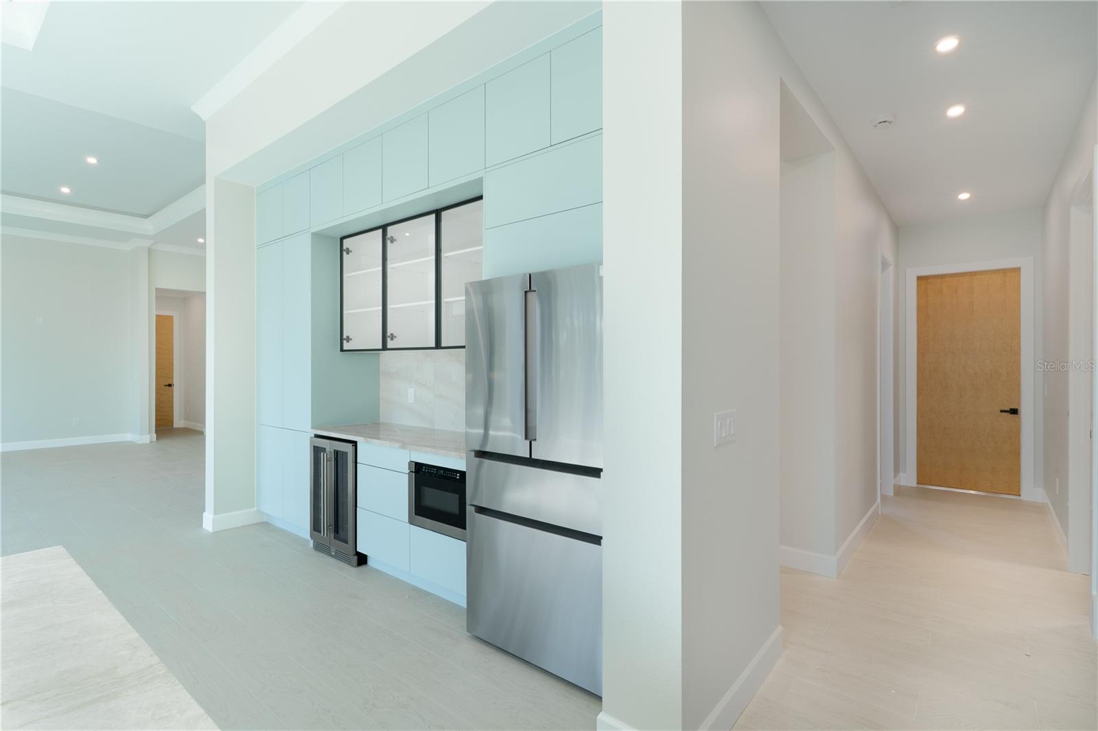 Image 12 of 64 For 2414 Bayshore Road