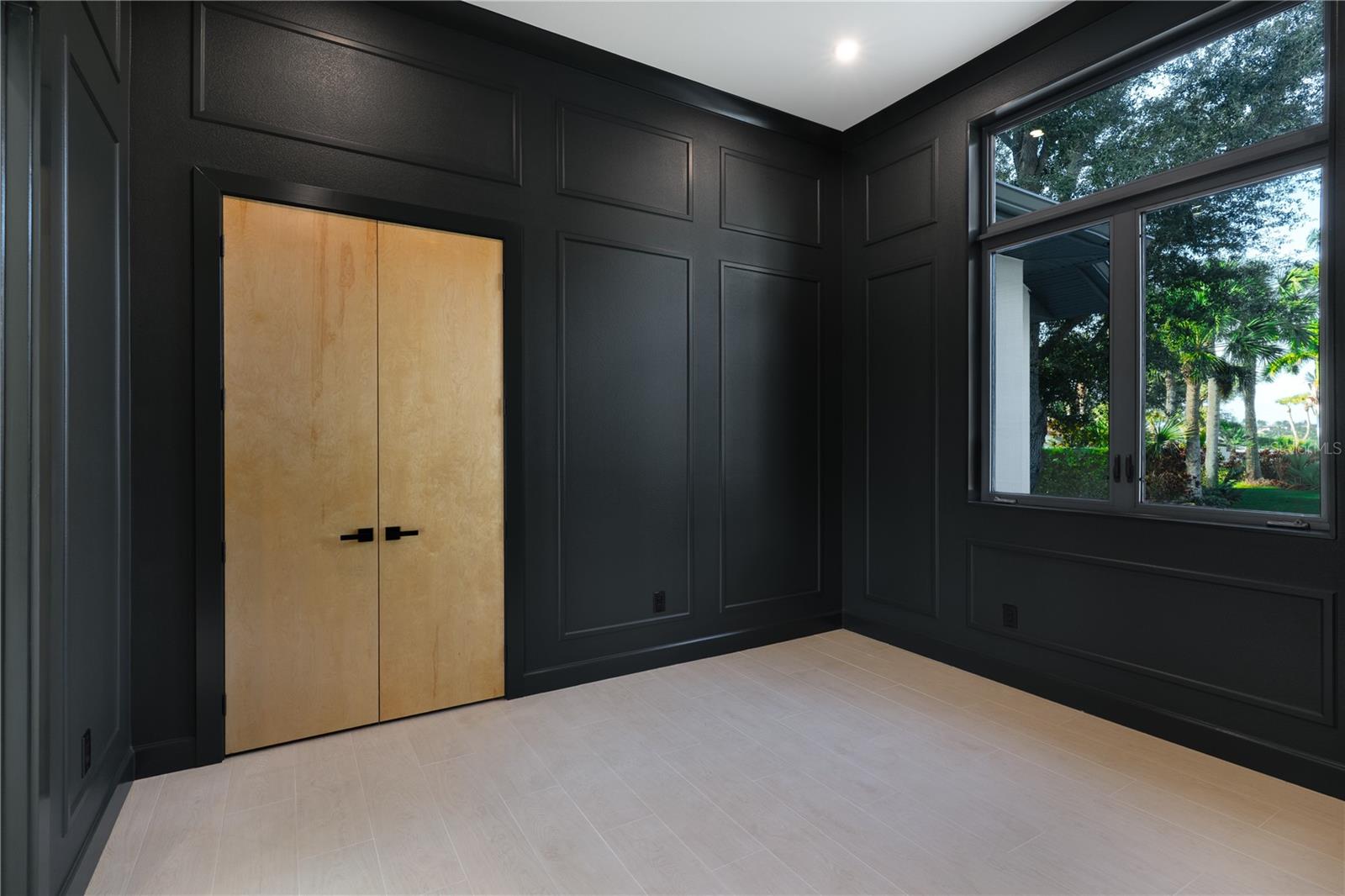 Image 17 of 64 For 2414 Bayshore Road