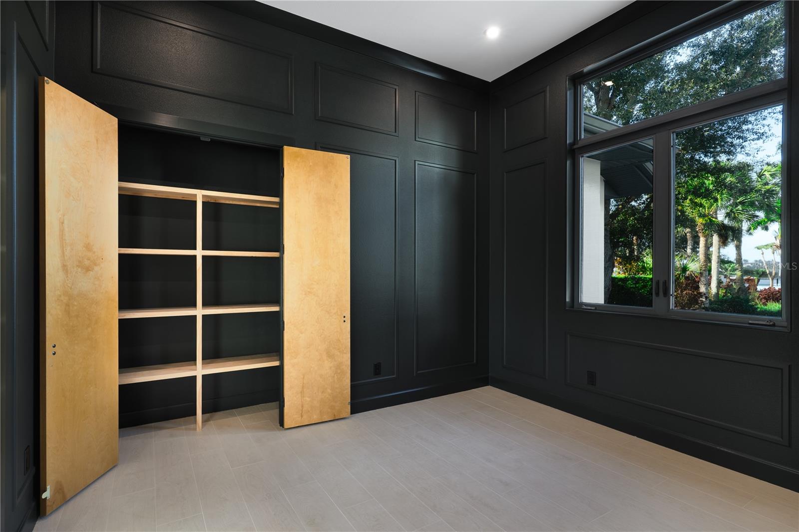 Image 18 of 64 For 2414 Bayshore Road