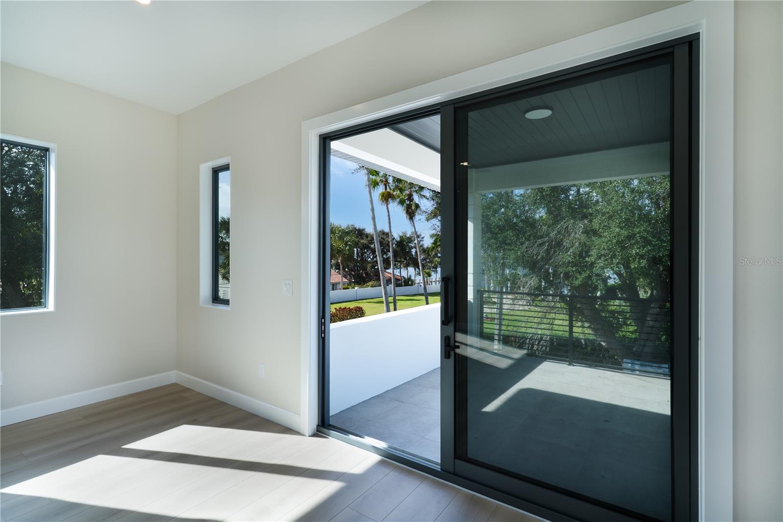 Image 21 of 64 For 2414 Bayshore Road