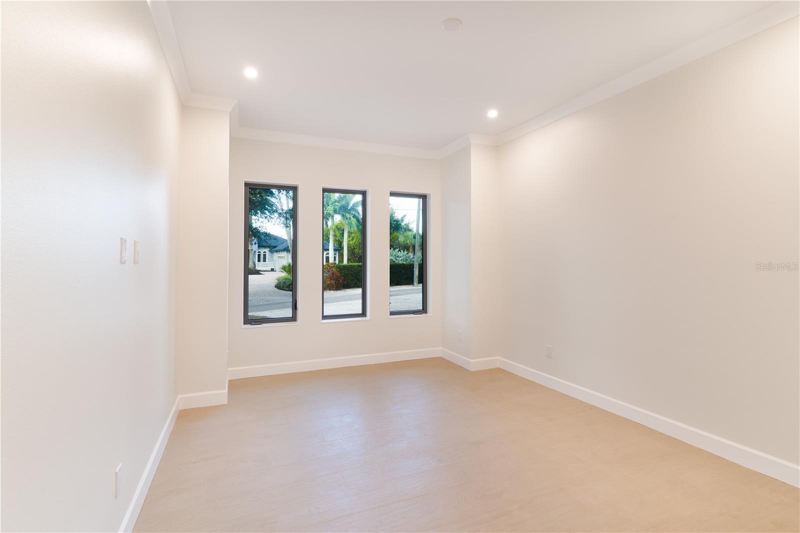 Image 33 of 64 For 2414 Bayshore Road